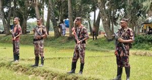 পুশ-ইনে টাকার প্রলোভন! সীমান্তের দরিদ্রদের ব্যবহার করছে চক্র