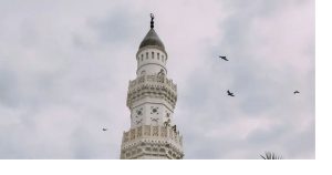 আজানের সময় কথা বলা কি পাপ? ইসলাম কী বলে জানুন